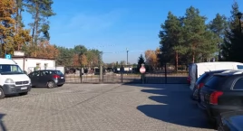 Zmiany w parkowaniu przy cmentarzach na Wszystkich Świętych. Gdzie będzie można zostawić auto?