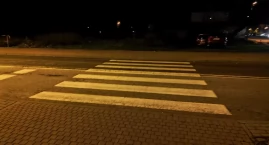 Źle doświetlone przejścia dla pieszych, a w tle konflikt kierowców z pieszymi w Sochaczewie [SONDA]