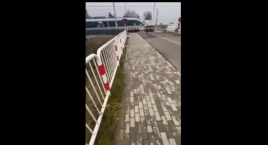 Moment zderzenia pociągu i ciężarówki na przejeździe w Nowej Suchej. AKTUALIZACJA [Video]