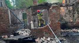 Pożar pustostanu w plecewickim lesie