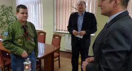 Betlejemskie Światło Pokoju w sochaczewskim ratuszu.