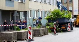158 miejsc parkingowych przy Placu Armii Ludowej