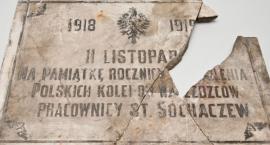 Tablica pamiątkowa ze stacji kolejowej odnaleziona!
