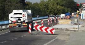 Jazda na czerwonym po moście – policja wkracza do akcji