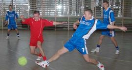 Porażka BR Dudek Kombit Dwie wygrane Zakładu Budowlanego Adam
