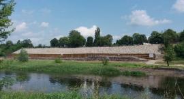 5 milionów w skarpę, miasto odwrócone do rzeki