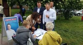 Sochaczew - zbiórka podpisów dla Rafała Trzaskowskiego  