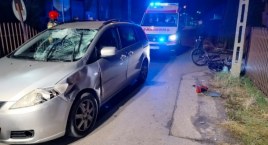 Potrącenie rowerzysty przez osobówkę - wieczorne zdarzenie z ulicy Załamanej