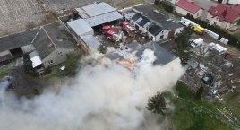 Pożar w Wójtówce - płonie budynek w którym było 20 osób [FOTO, WIDEO]