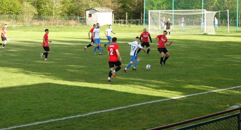 LIGA OKRĘGOWA: Koper, Kardaś i słupek ratują Naroże w derbach z Babią Górą