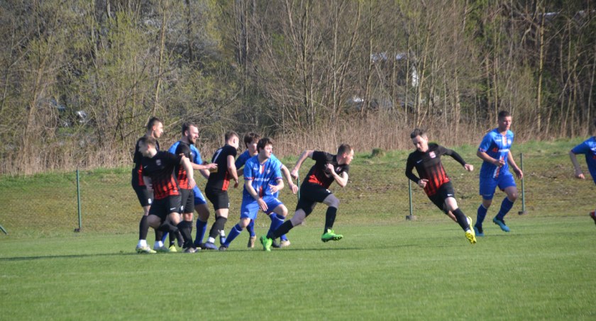 Piłkarska środa: Naroże o odzyskanie zaufania, Babia Góra o kolejną wygraną u siebie. Potrójne, ważne, ciekawe A-klasowe derby