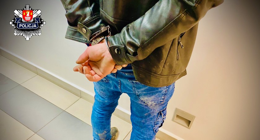 Nietrzeźwy kierowca próbował uciekać policjantom