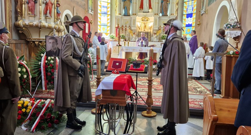 Jachówka: Jan Sałapatek „Orzeł” żegnany z honorami 