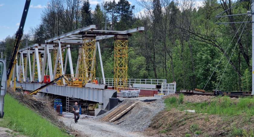 Zakończenie modernizacji „kolejowej zakopianki” coraz bliżej. 