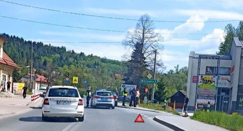 Przedpołudniowa kraksa w centrum Budzowa 