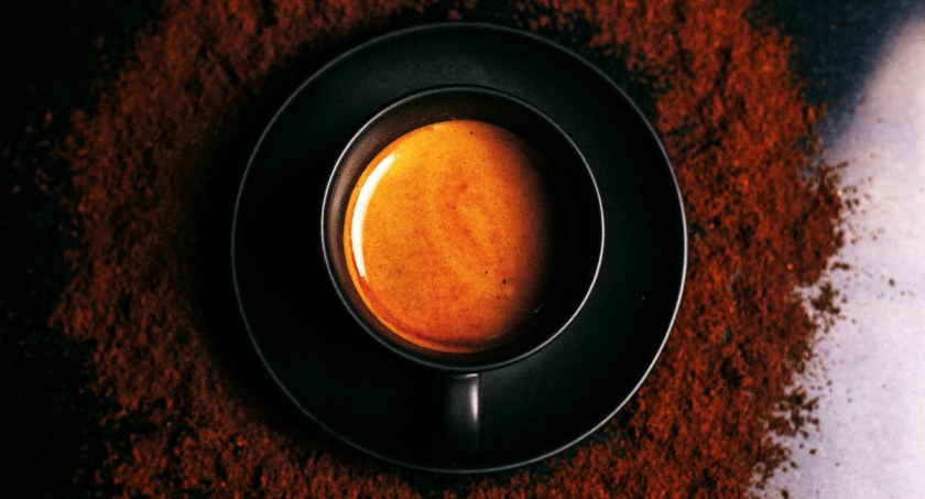 Najlepsze gatunki kawy do przygotowania espresso: na co zwrócić uwagę przy wyborze?