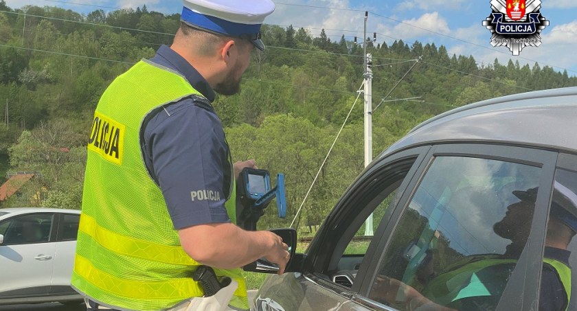 Przekroczył prędkość o 64 km/h