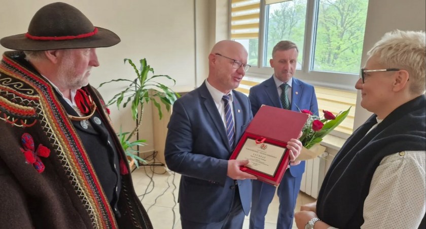 Nagroda starosty suskiego dla Babiogórzan-Polany Makowskaiej na 40-lecie działalności! 