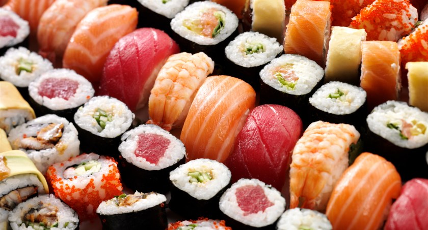Domowe sushi - poznaj najpopularniejsze rodzaje tego dania i twórz je we własnej kuchni