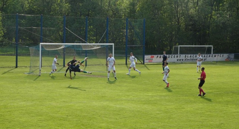 V-LIGA: Tempo wygrywa, patrzy i analizuje