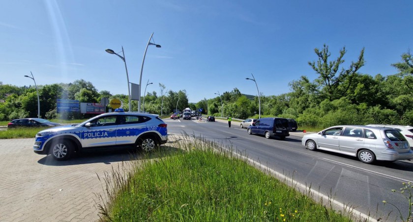 Sucha Beskidzka: Policjanci wyszli na drogę! 