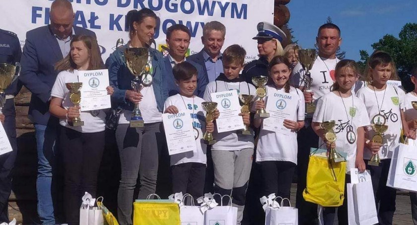 Uczniowie z Tarnawy Dolnej najlepsi w Polsce w turnieju BRD!