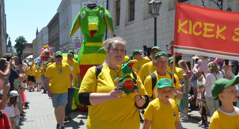 Kicek Suski najpiękniejszym smokiem krakowskiej Wielkiej Parady Smoków 