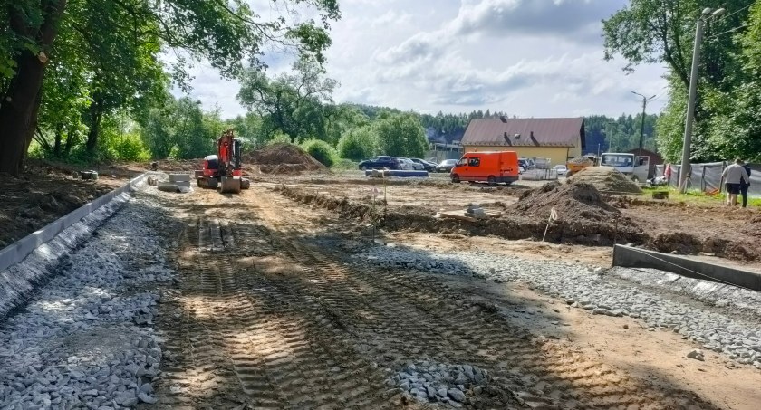 Budowa skateparku w Jordanowie idzie pełną parą 