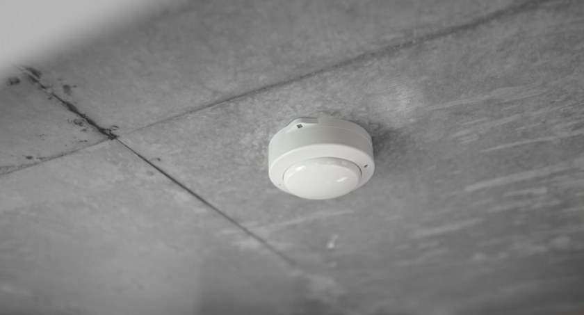 Jak systemy alarmowe przekształcają koncepcję inteligentnego domu?
