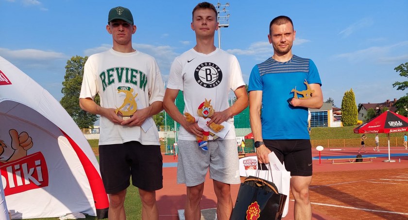 Lekkoatleci z powiatu suskiego opanowali Tarnów. Efekt? Grad medali i rekordów życiowych