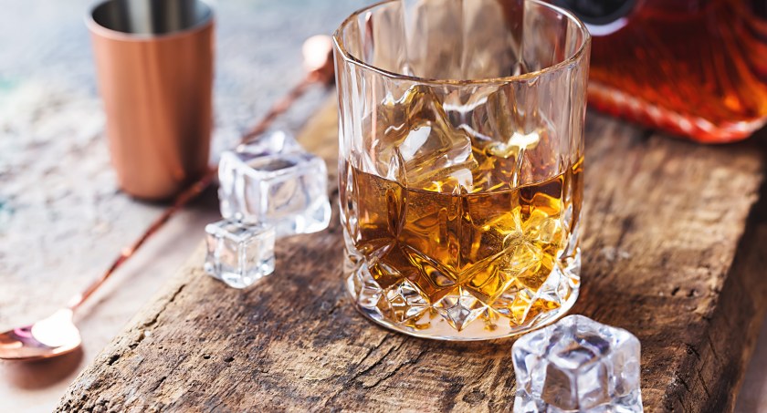 Whisky na lato – z czym ją pić?