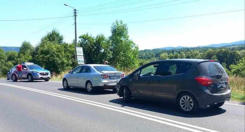 Maków Podhalański: Trzy auta uszkodzone w kolizji 