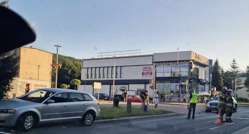 Sucha Beskidzka: Poważny wypadek w centrum miasta 