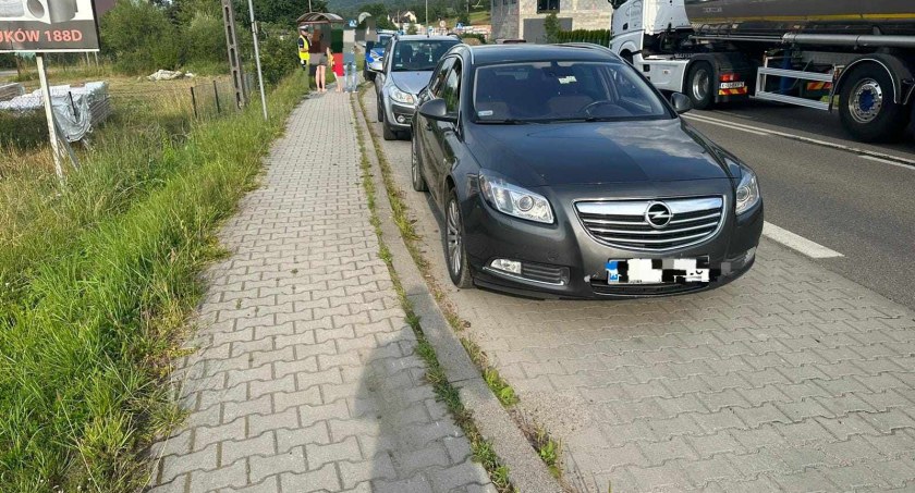 Spowodował kolizję, potem uciekł, bo był...