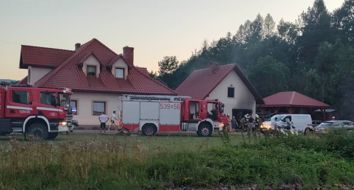 Bystra Podhalańska: Pożar garażu. Jedna osoba poszkodowana
