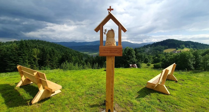 Można usiąść i oddać się zadumie…