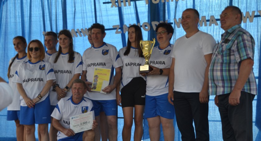 Naprawa triumfuje w Turnieju Wsi