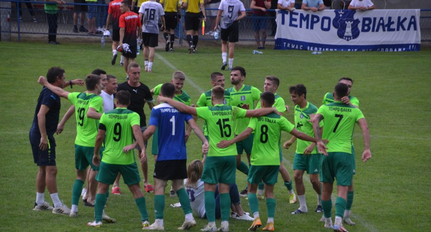 Piłkarski weekend: Liga gra! Drugie podejście Tempa Białki. Co z tą przebudowaną Babią Górą? Historyczny mecz Żurawia