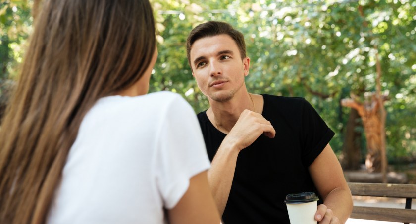 5 Kreatywnych tematów do rozmowy, które utrzymają jej uwagę