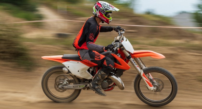 Mogło skończyć się dużo gorzej. Dwaj 13-latkowie ucierpieli w wypadku motocyklowym