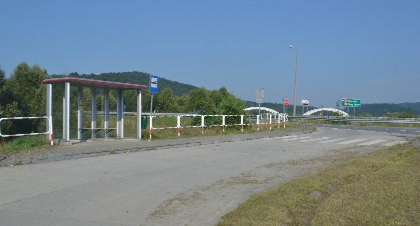 Autobusy z Suchej Beskidzkiej do Wadowic nadal będą zatrzymywały się w Tarnawie Dolnej 