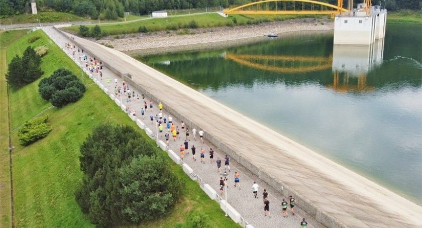 IV Bieg na Zaporę w Świnnej Porębie – biegnij w sercu natury!