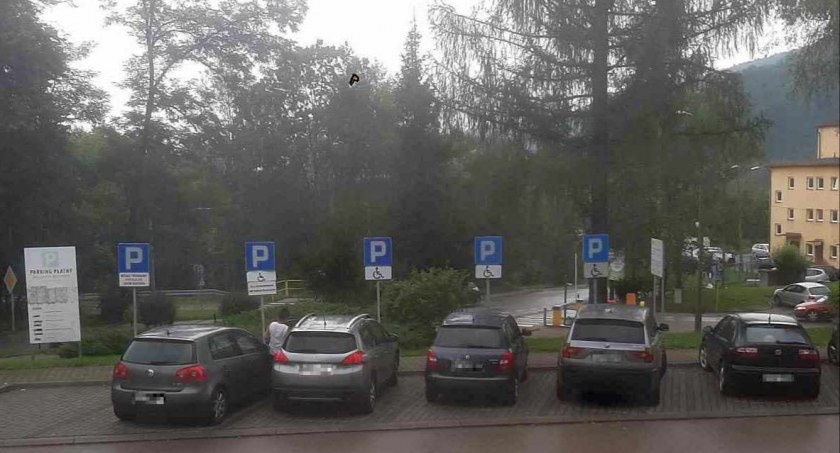 Niepełnosprawni się skarżą! Niebieskie koperty zawsze zajęte! 