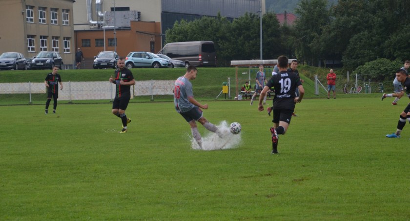 B-KLASA WADOWICE GR II: Premierowy punkt Jałowca II Stryszawa