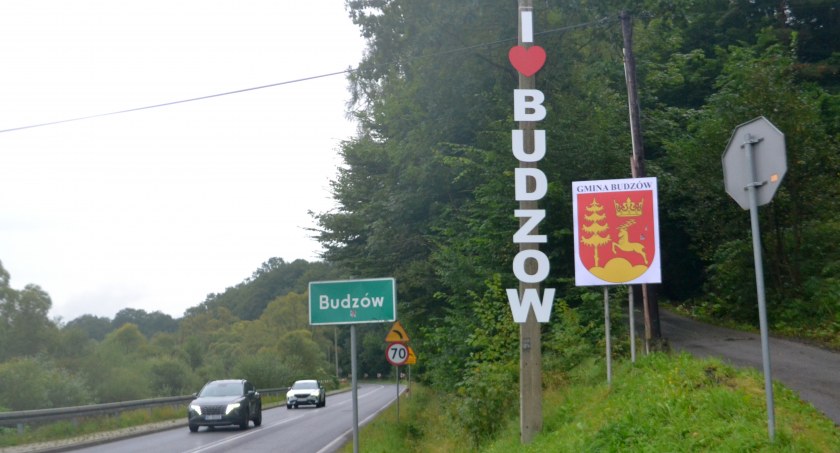 Budzów wita… kochająco 