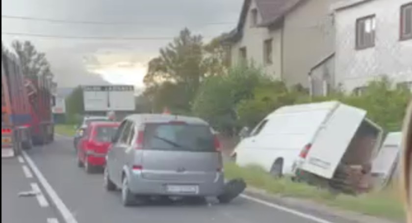 Maków Podhalański: Duże utrudnienia w ruchu po kolizji na drodze krajowej 28
