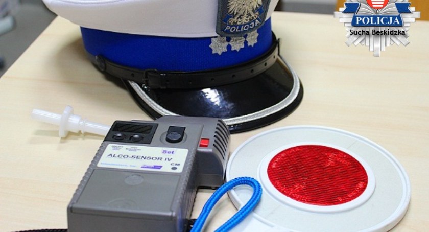Nietrzeźwi za kierownicą! Suska drogówka zatrzymuje rekordową liczbę pijanych kierowców.