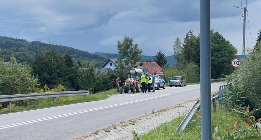 Baczyn: Kierowca ciągnika sprawcą kolizji 