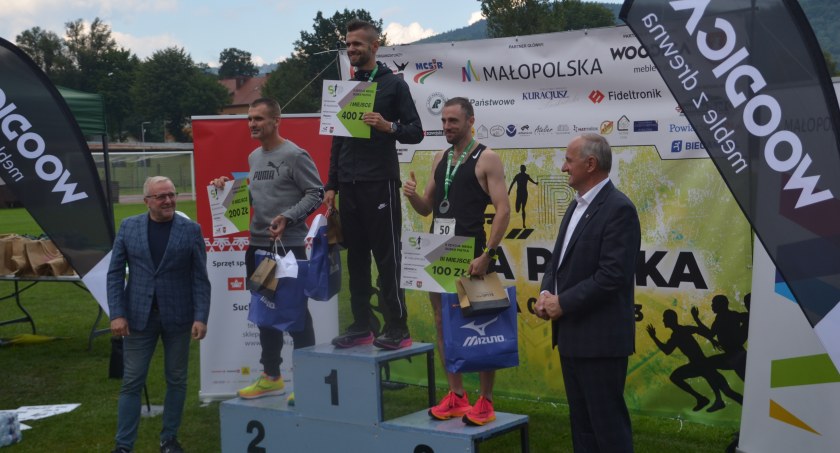 (VIDEO) Kamil Kalembka najszybszy w Suskiej Piątce. Józef Koźmiński ponownie drugi. Awans Adriana Korzeniowskiego