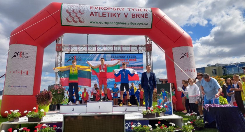 Kuba Mazur pofrunął po brązowy medal w czeskim Brnie